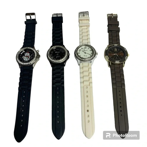 Lot of 4 large face watches, one Christmas themed the rest are basic watches - Picture 1 of 9